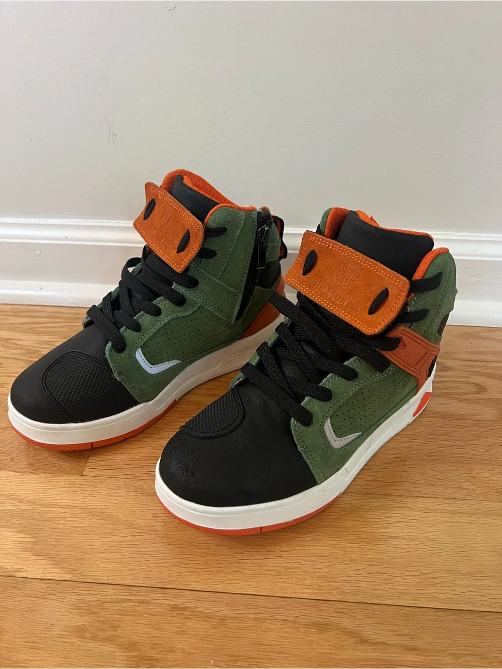 NWOT JG Wolves High-Top Motorcycle Riding Shoes in Size 37
